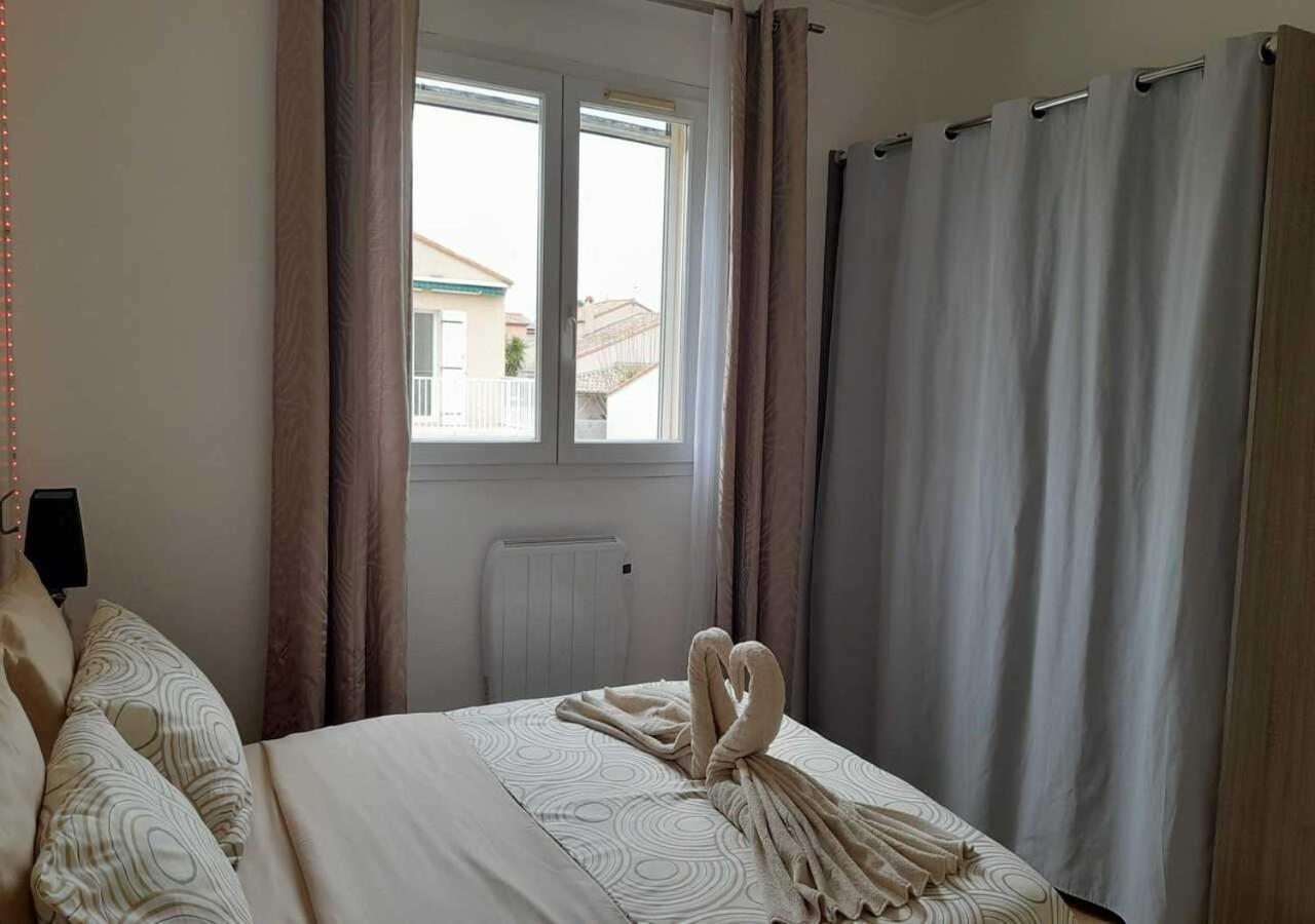 Villa Avec Plage A Pied Et Grande Piscine Sainte-Marie-la-Mer Eksteriør bilde